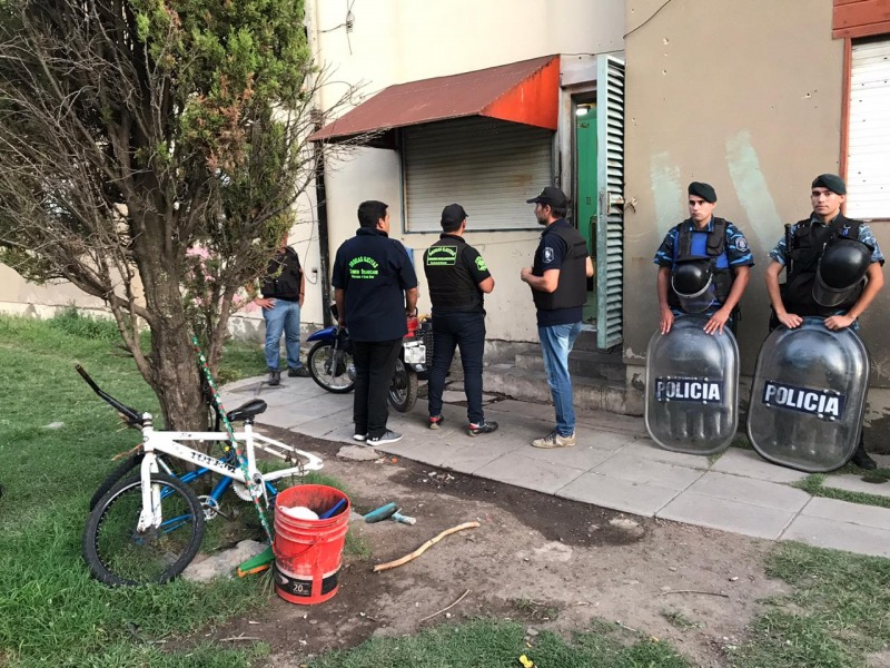 Dos aprehendidos en un allanamiento por droga